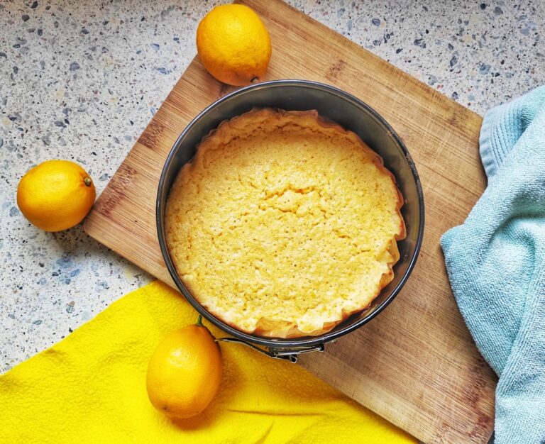 Limao Amarelo Ao Lado Da Tigela De Madeira Marrom Com Po Marrom ZAhxo XuSPc